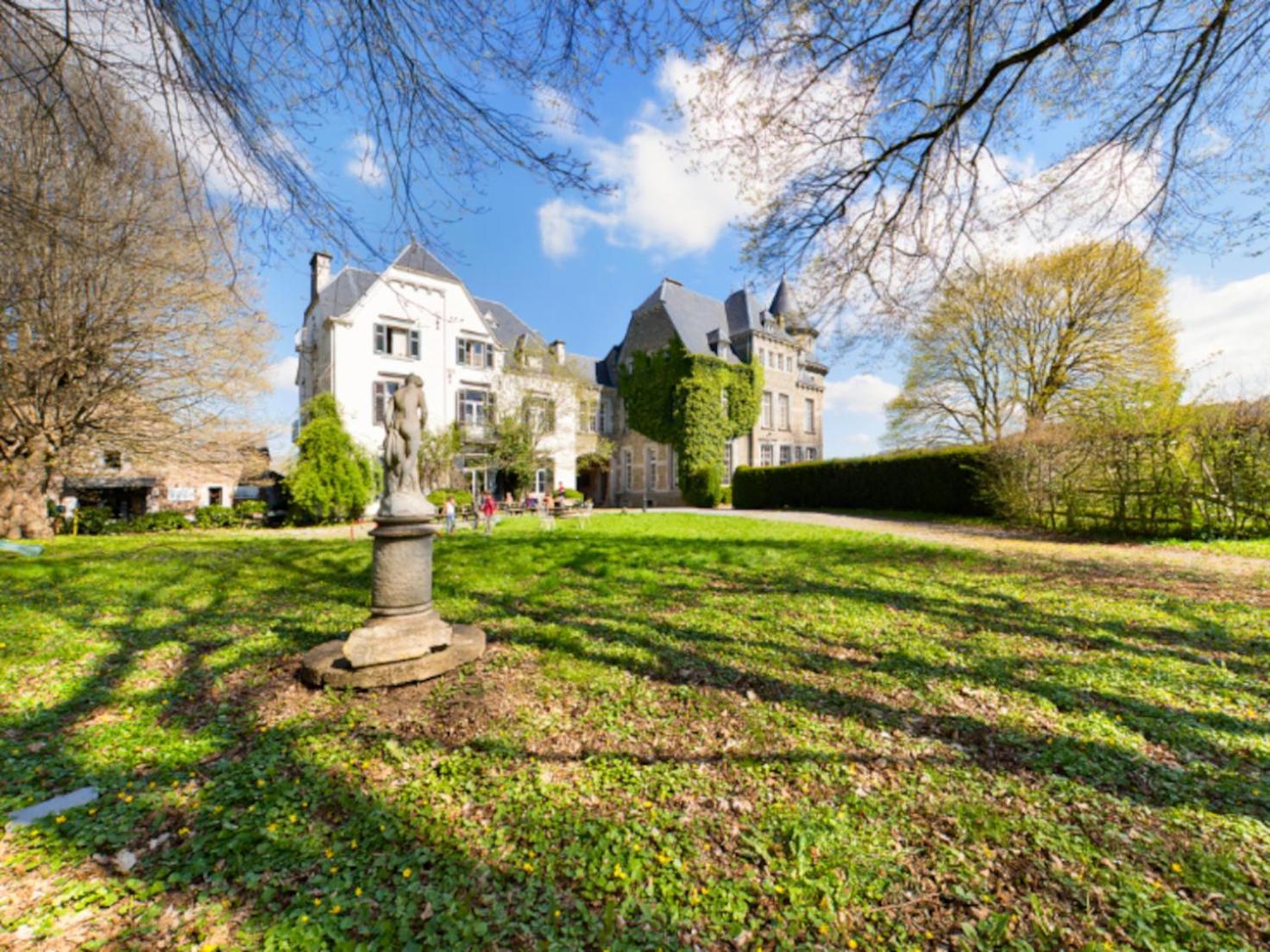 Le Petit Chateau De Blier Villa Erezee Bagian luar foto